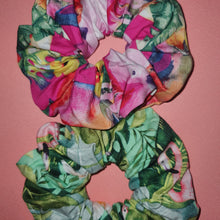 Load image into Gallery viewer, Tropical Birds &amp; Flamingo Scrunchies
